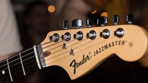 Capa: ▶️ Curso Completo de Guitarra e Violão – Com mais de 40 aulas ◀️